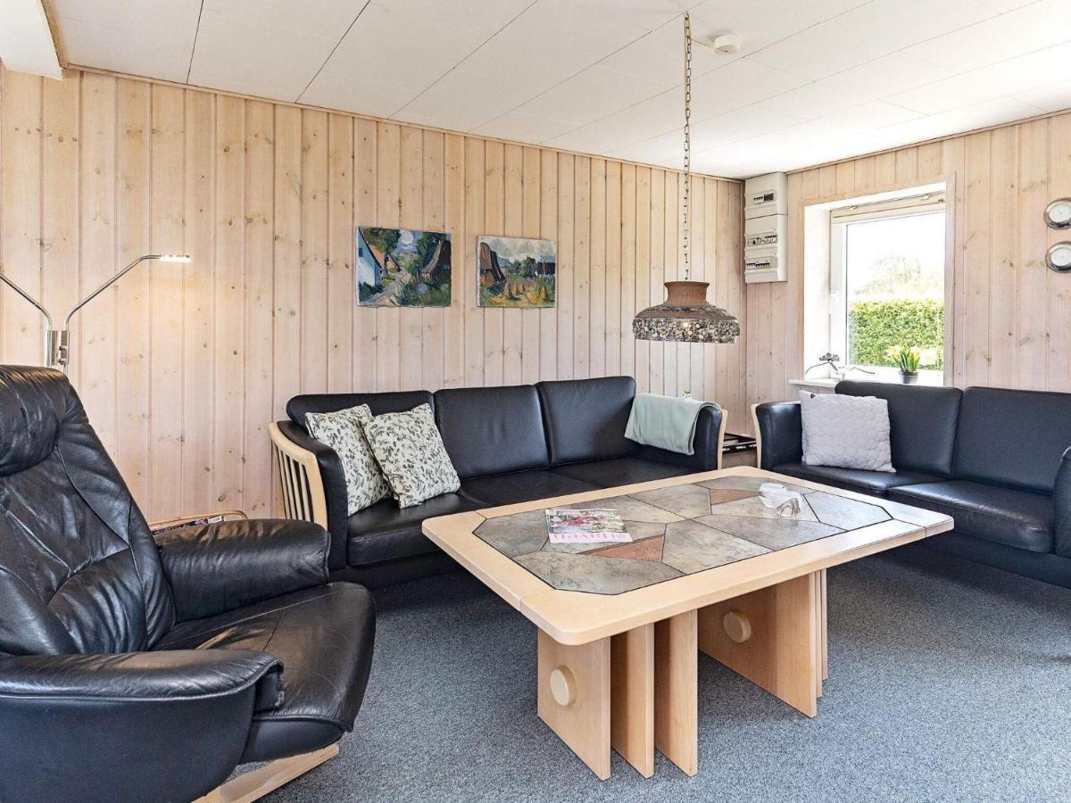 10 Person Holiday Home In Vinderup Exteriör bild