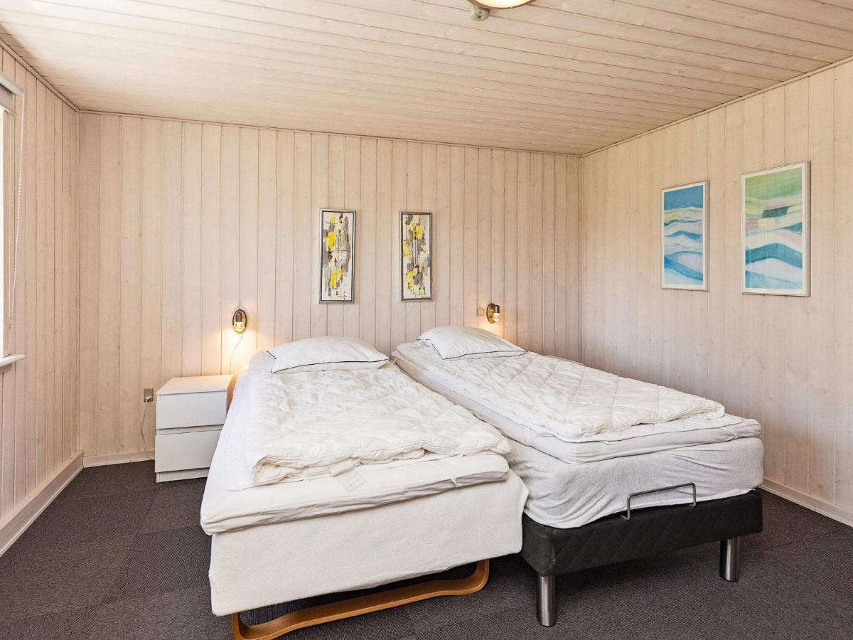 10 Person Holiday Home In Vinderup Exteriör bild