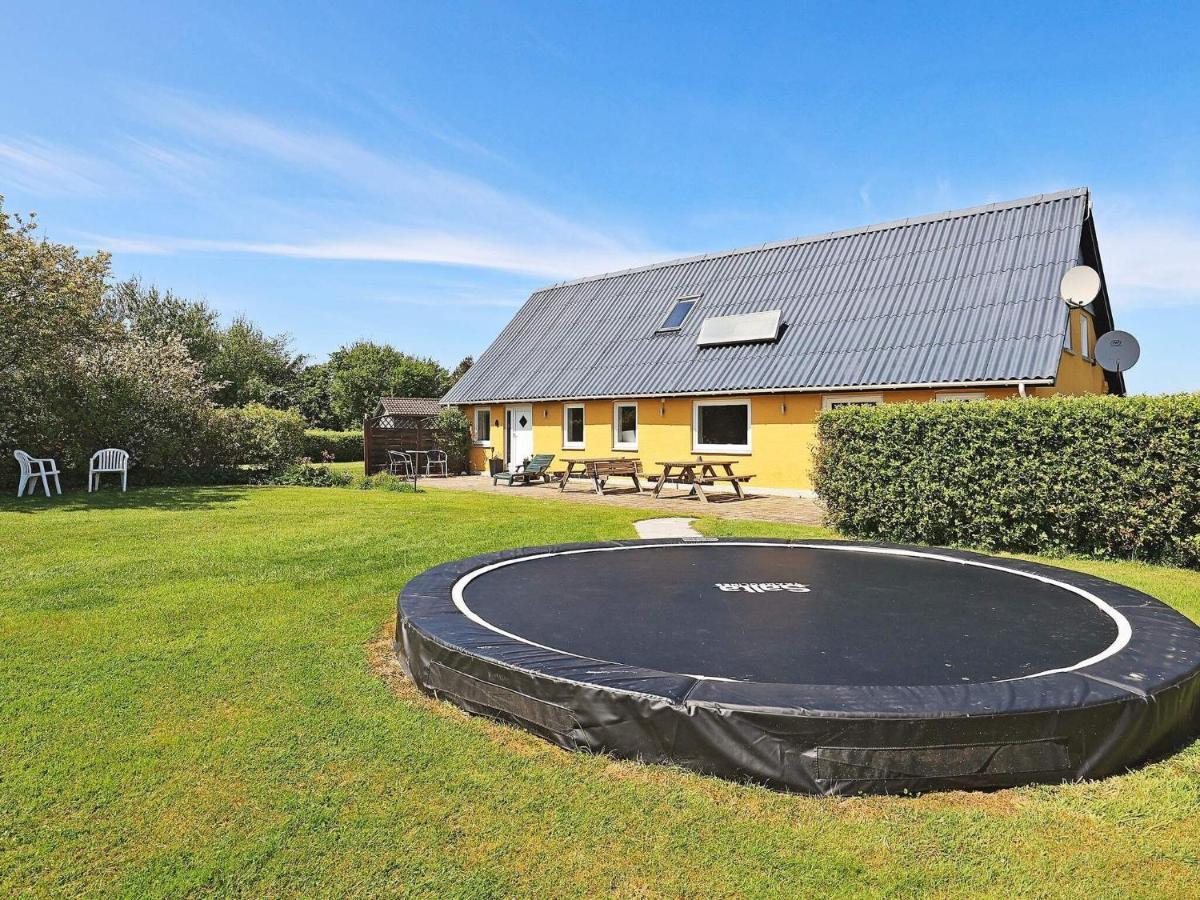10 Person Holiday Home In Vinderup Exteriör bild